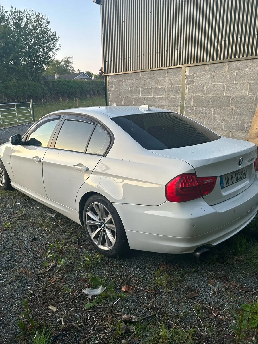 BMW 320d - Image 1