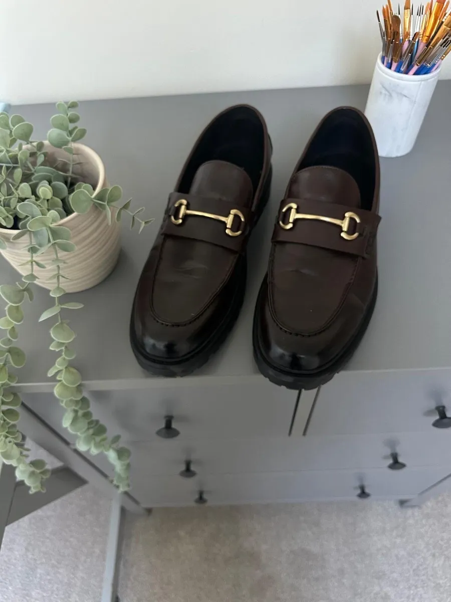 Moccasin - Image 2