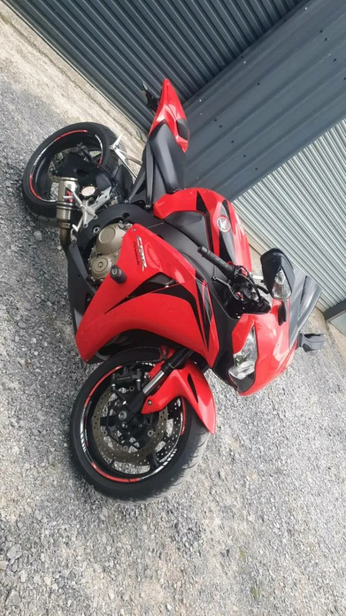 Honda cbr 1000rr - Image 1