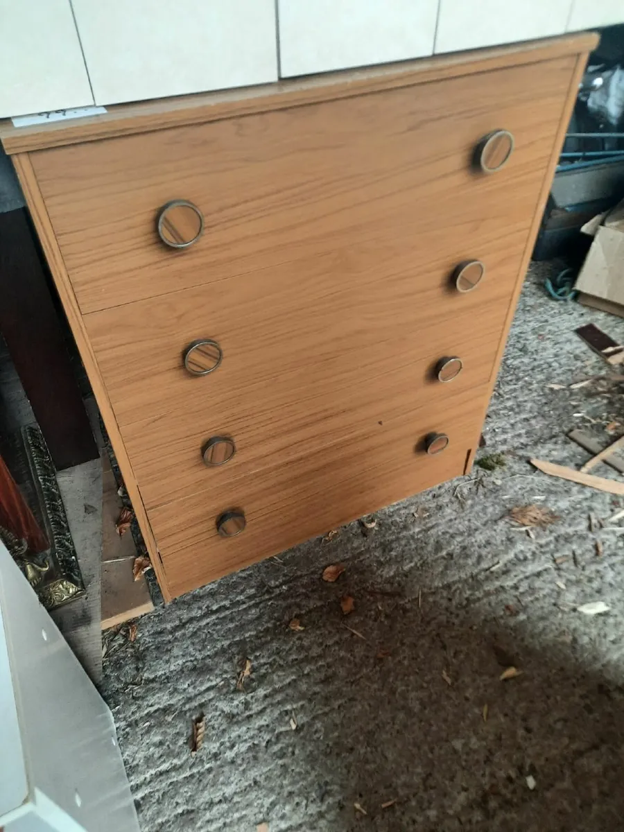 Chest of drawers - Image 1