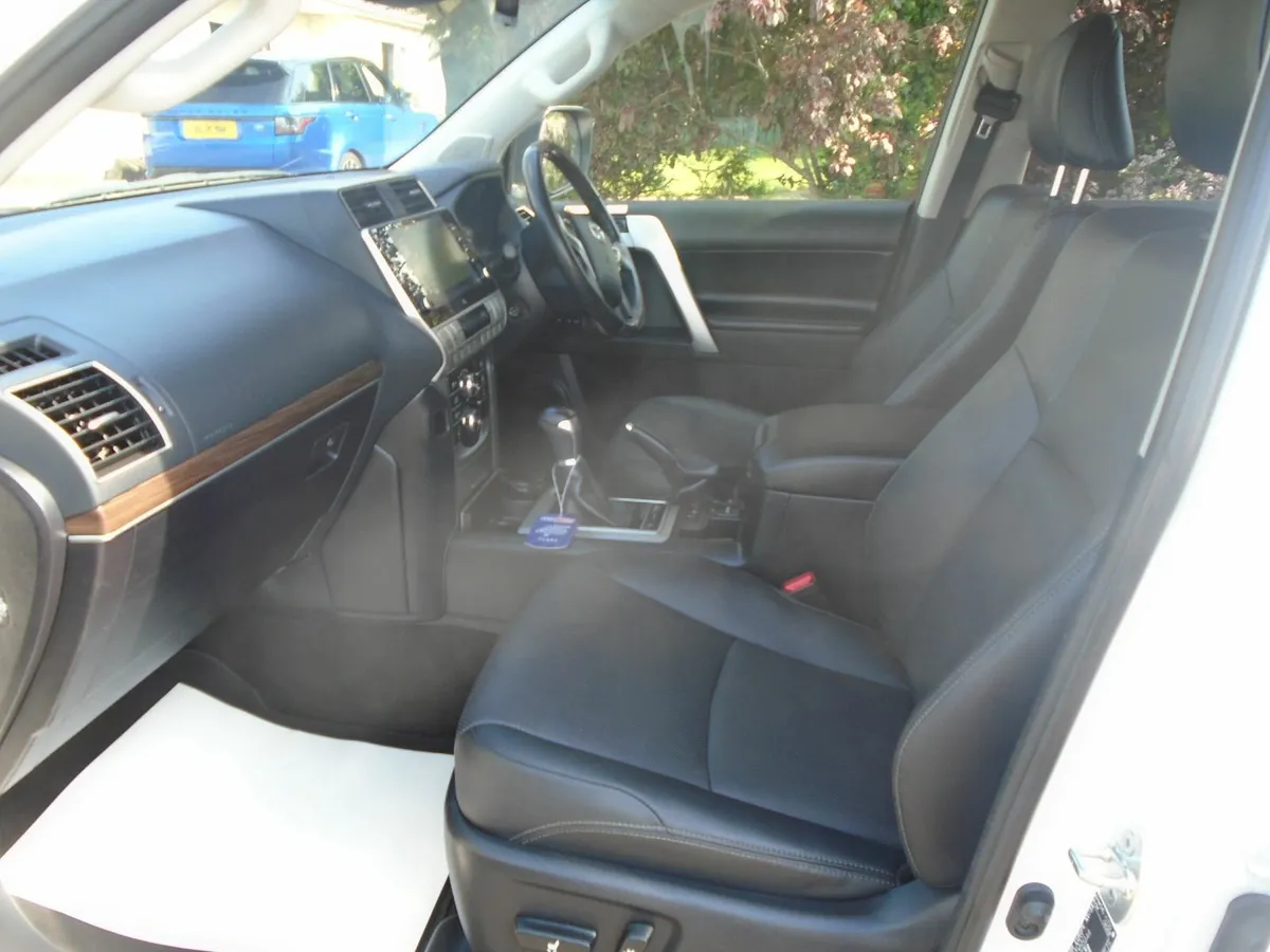 2023 Toyota Land Cruiser INVINCIBLE LWB - Image 4