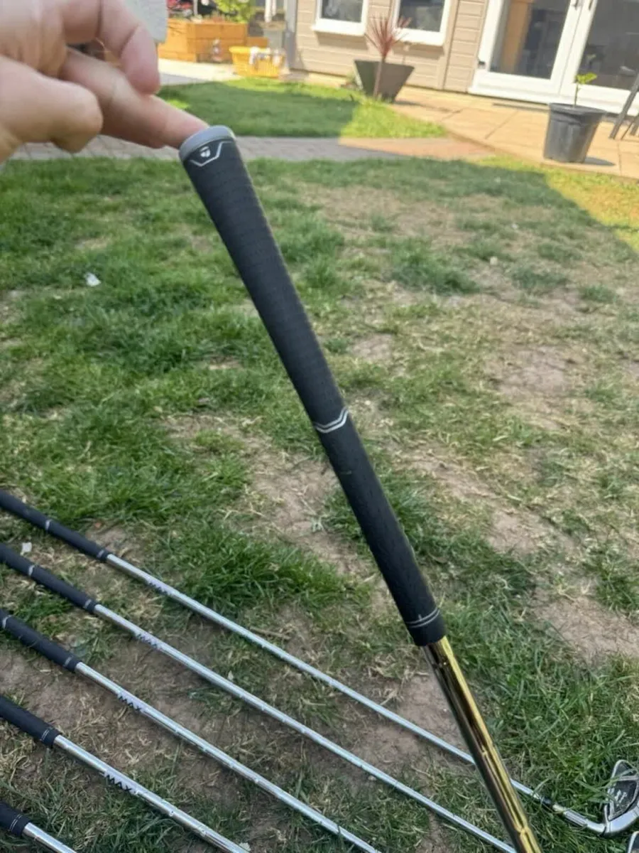 Taylormade M4 irons 5-SW - Image 3