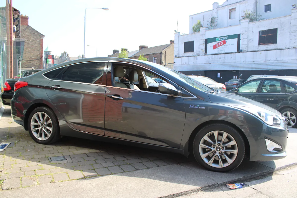 Hyundai i40 1.7 EXECUTIVE PLUS 2015 - Image 4
