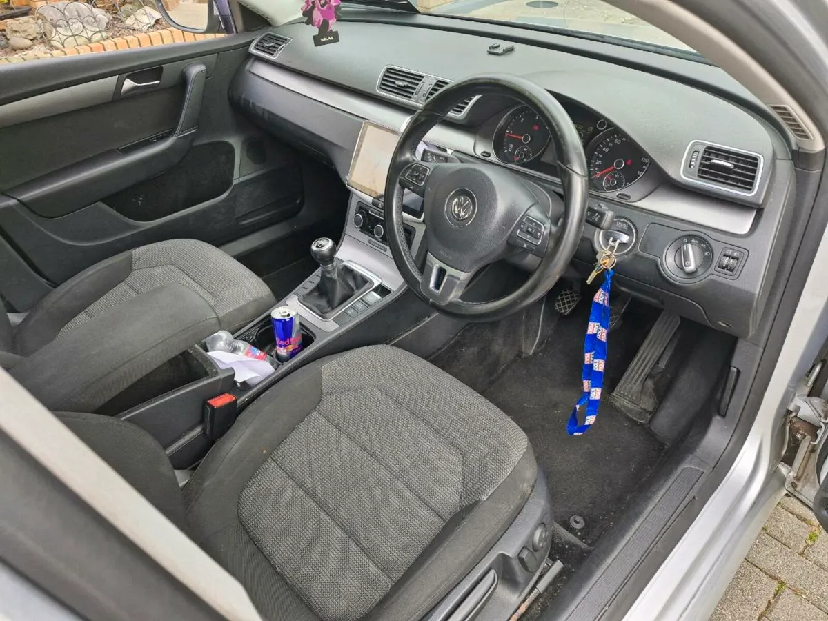 12 VW PASSAT 2.0 TDI 140BHP - Image 3