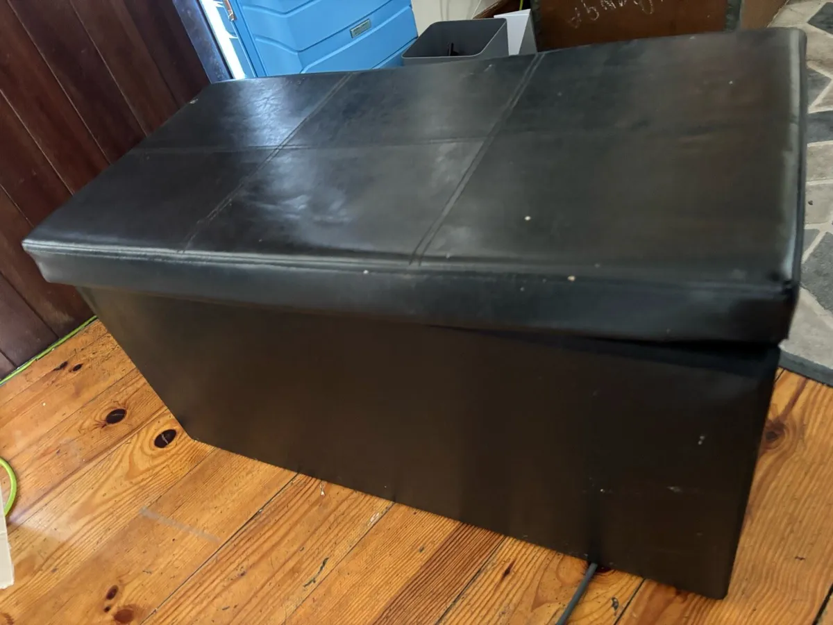 Storage stool - Image 1