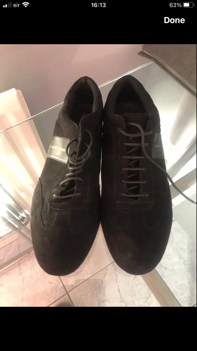 Mens like new designer trainers size 8 €25 - Image 1