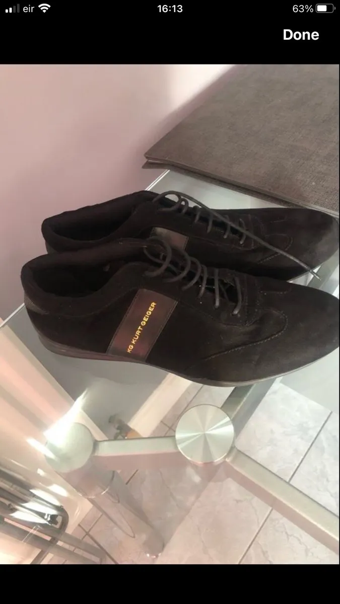Mens like new designer trainers size 8 €25 - Image 2