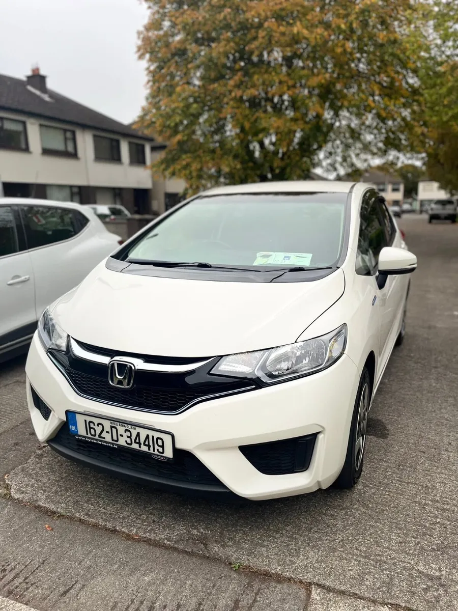 Honda Fit 2016 1.5 L Hybrid - Image 4