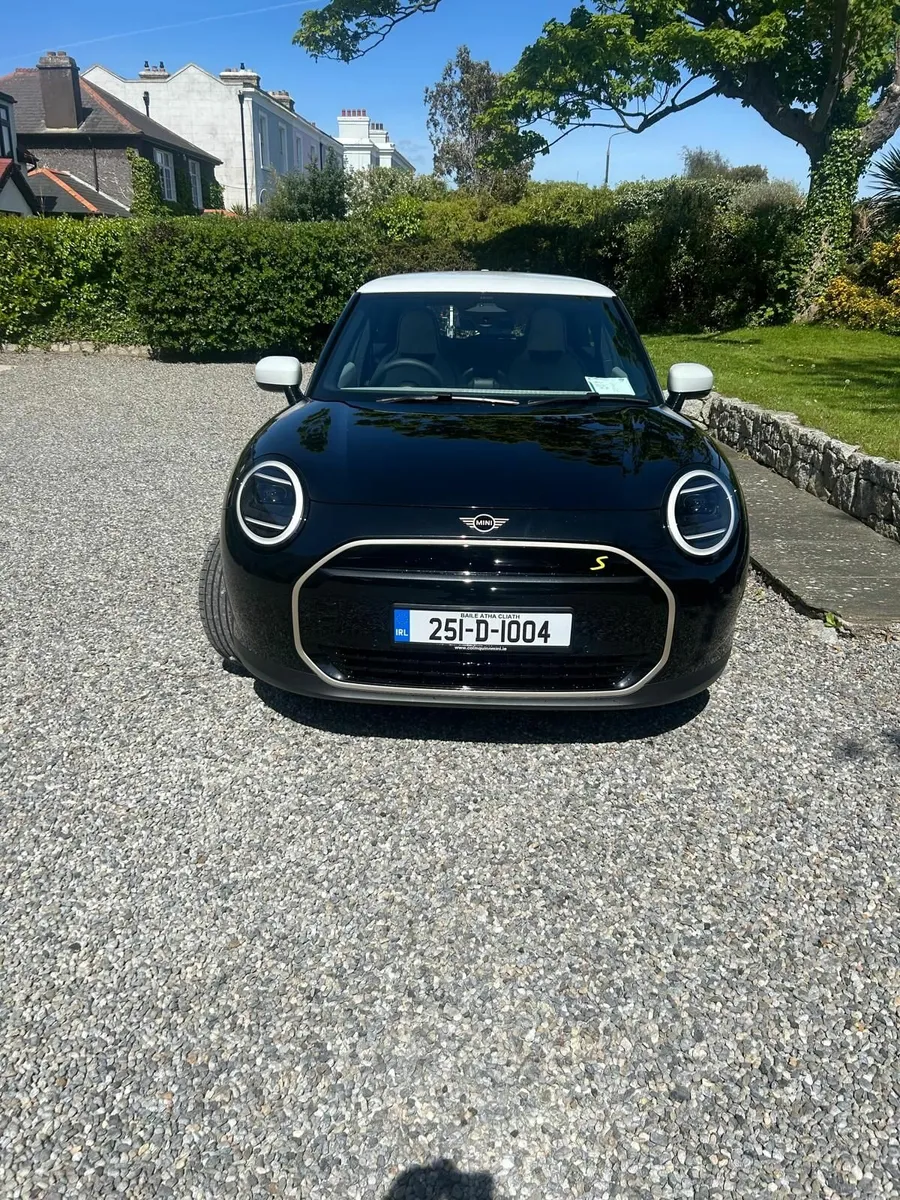 Mini Cooper SE 2025 - Image 1
