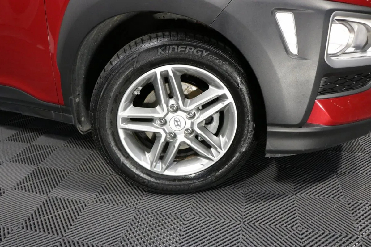 Hyundai Kona Comfort 1.0l Petrol Compact SUV - Image 3