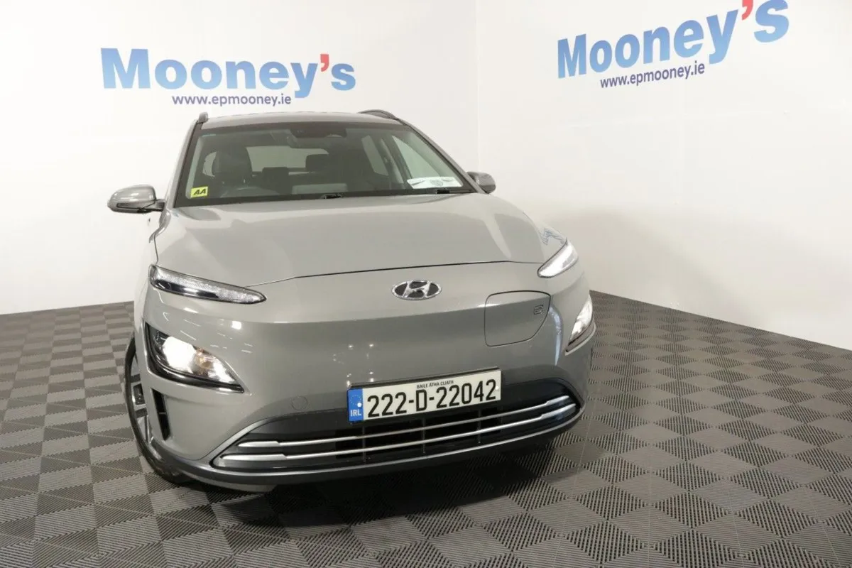 Hyundai Kona Electric Premium 64 kWh EV - Image 2
