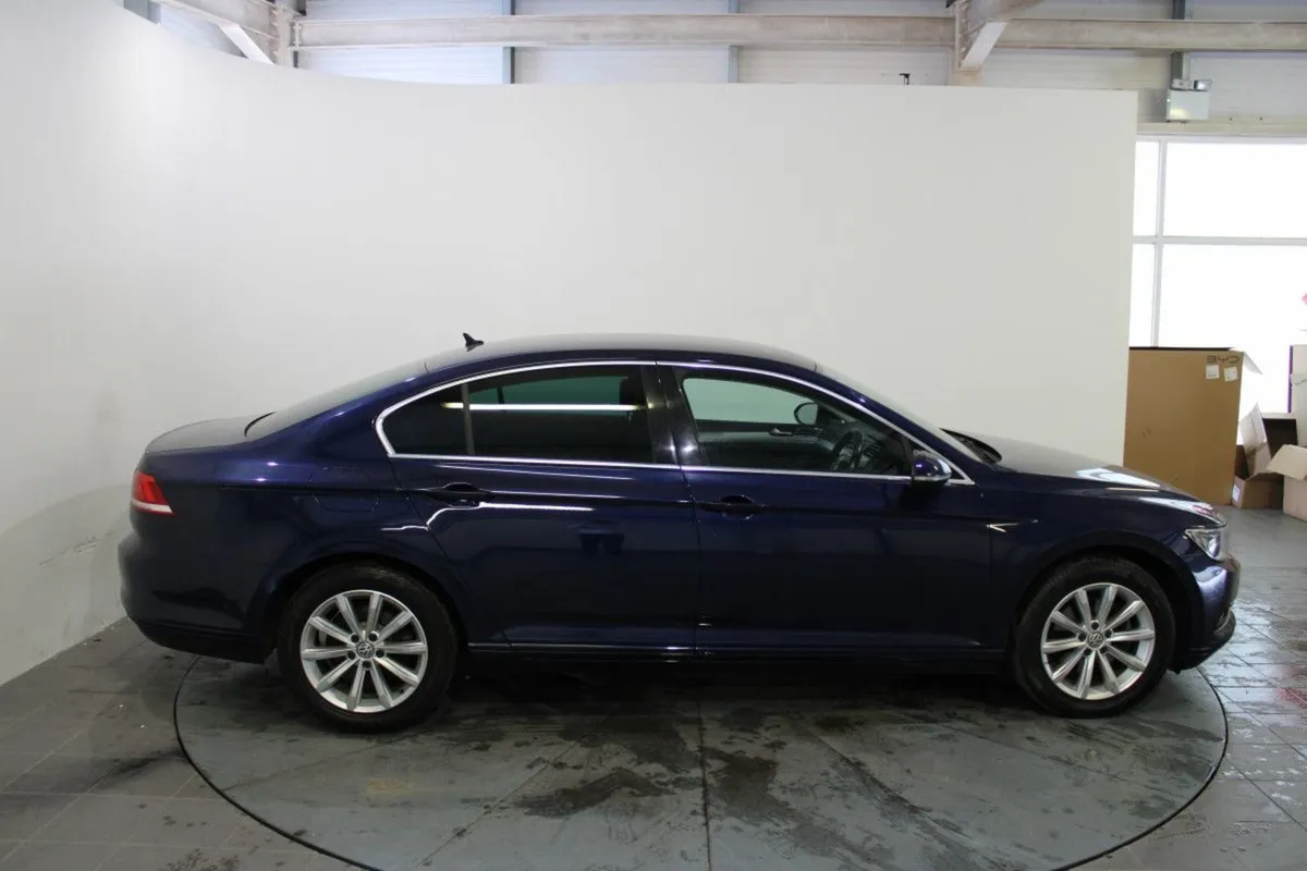 Volkswagen Passat 1.6 TDI 120HP Comfortline - Image 4