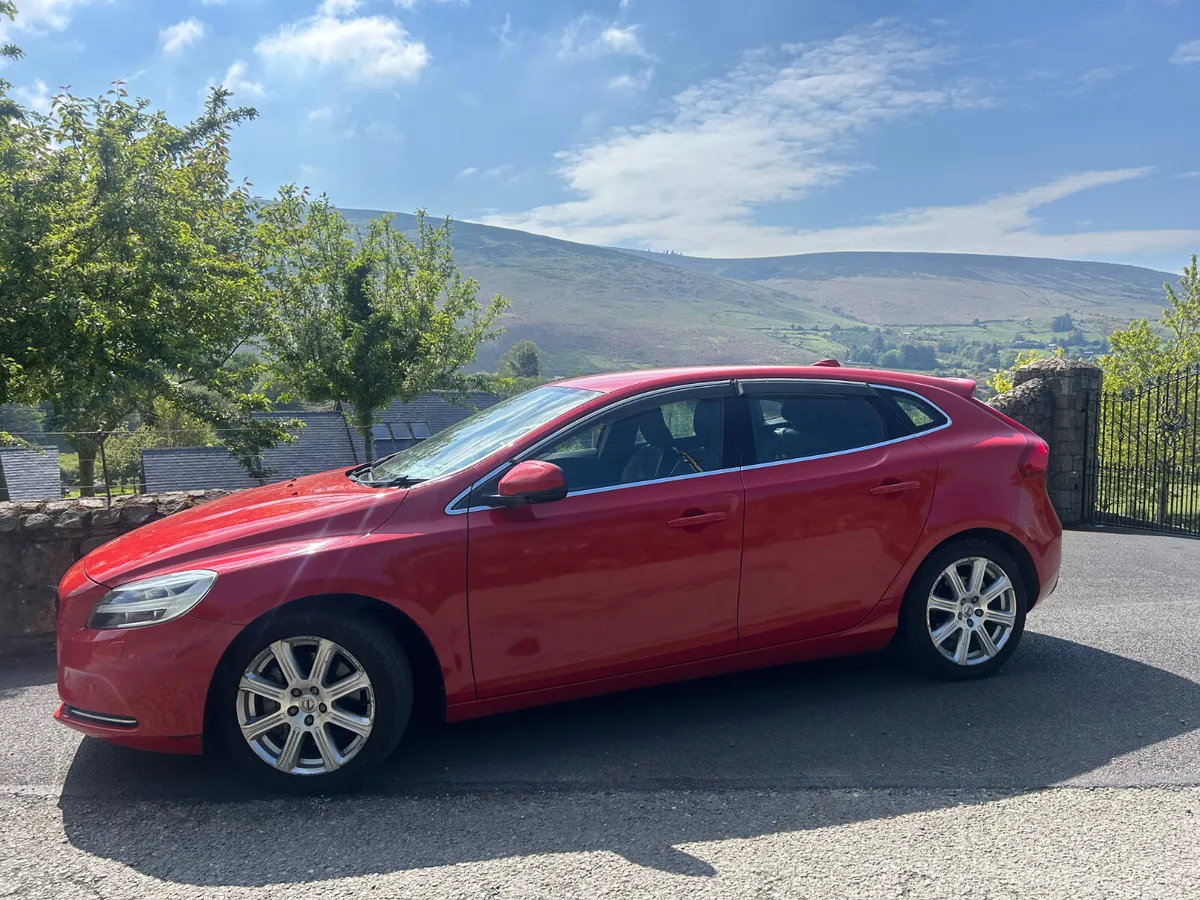 Volvo V40 2017 D3 - Image 3