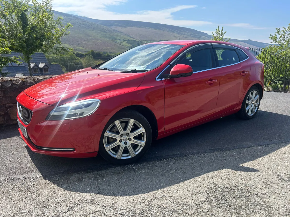 Volvo V40 2017 D3 - Image 2