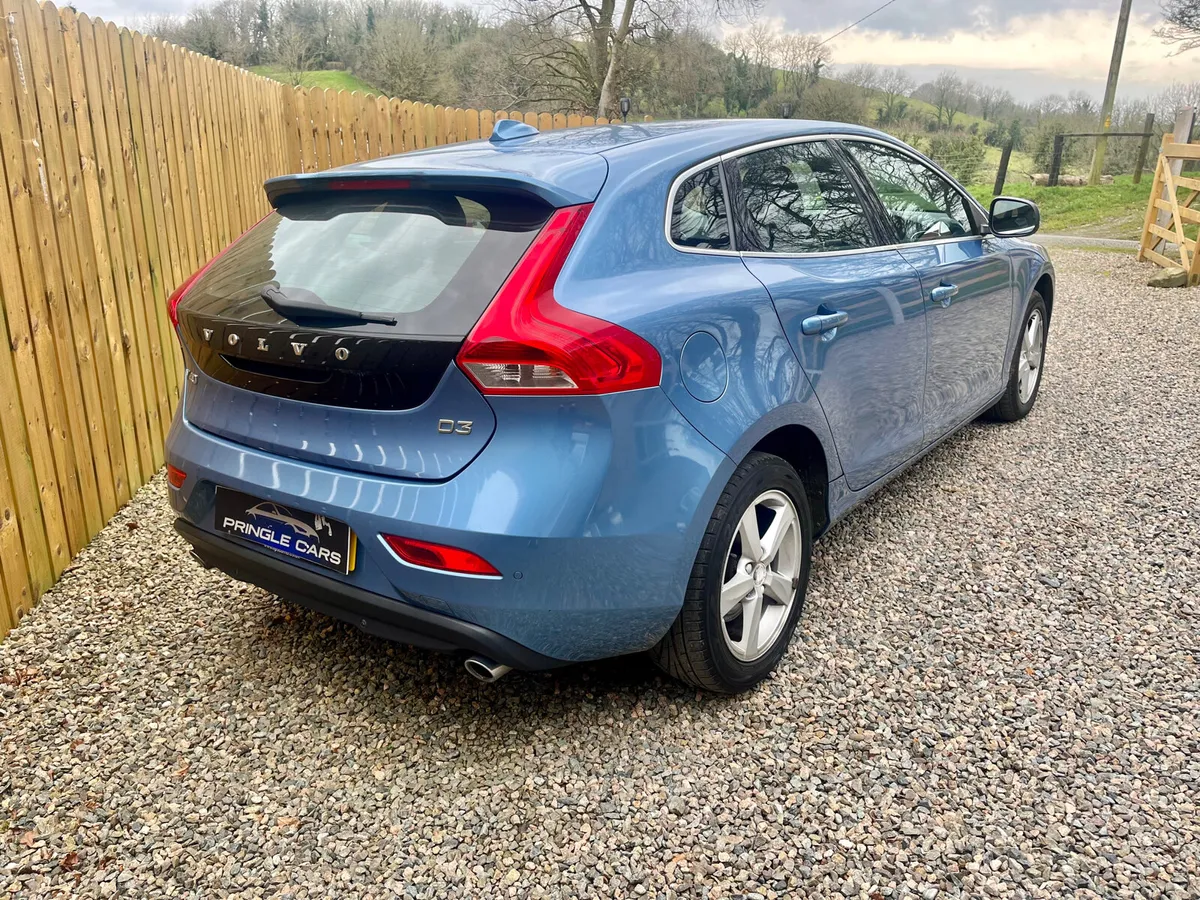 Volvo V40 2015 - Image 4