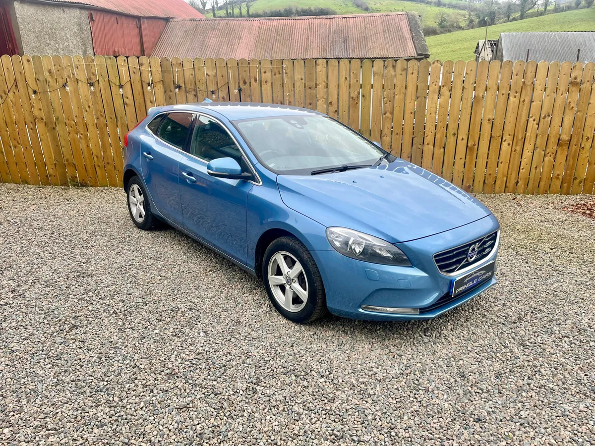 Volvo V40 2015 - Image 3