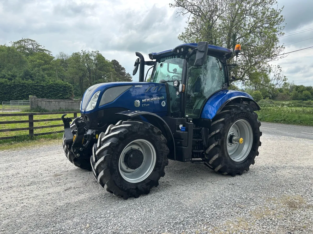 New Holland T7.225 - Image 1