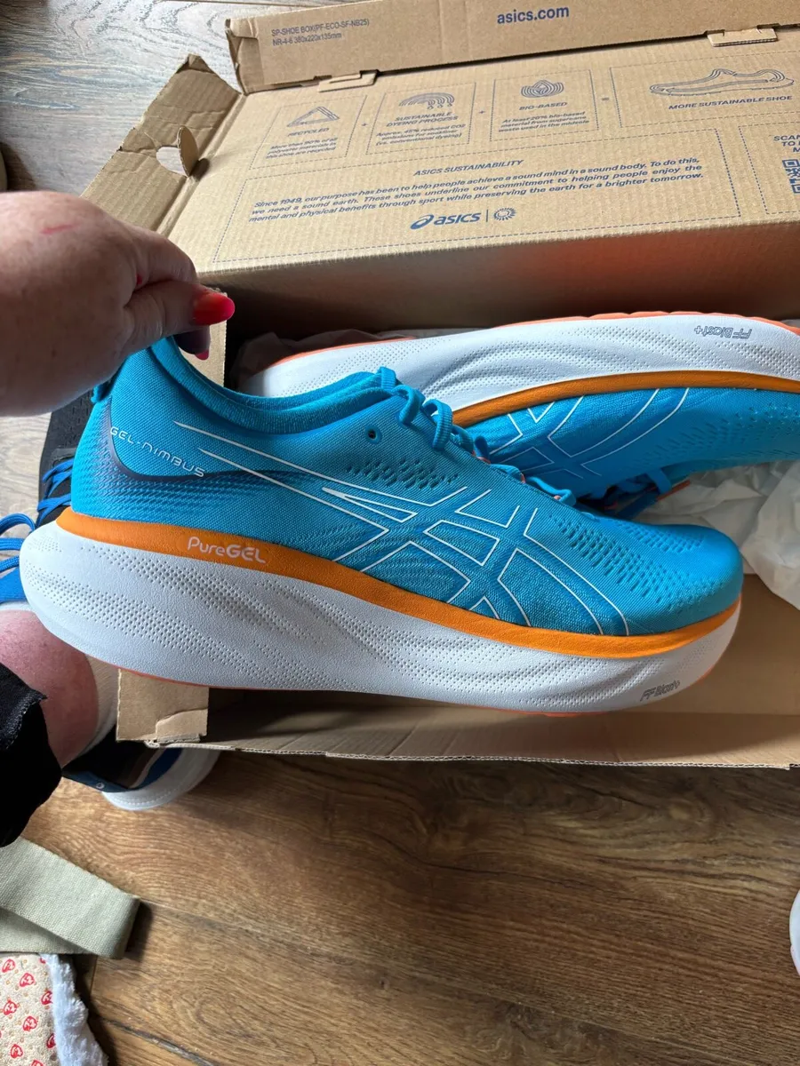 Ascis gels men’s trainers - Image 1