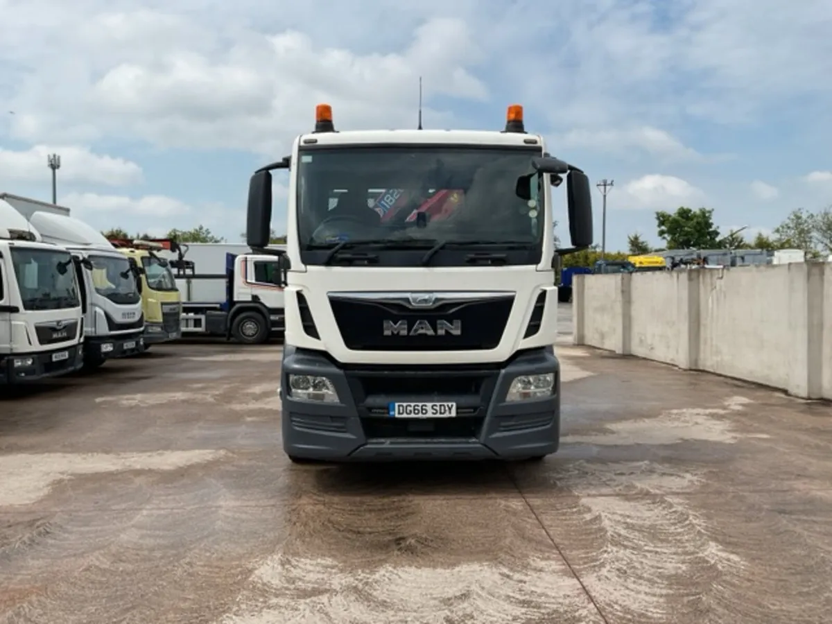 2016 MAN TGS26.320 6x2 Flatbed - Image 2