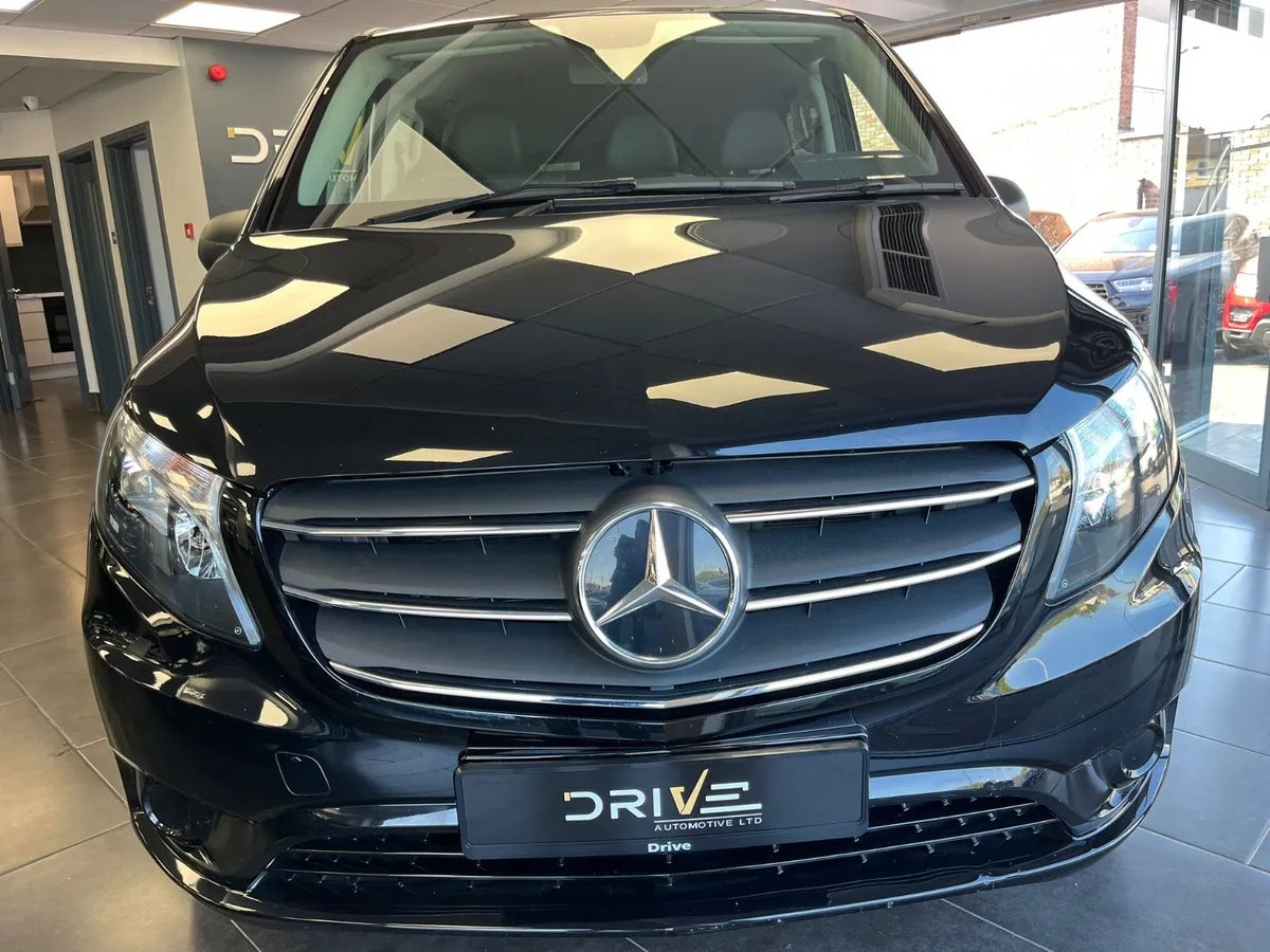 Mercedes-Benz Vito 2023 2.2 CDI  9 Seater - Image 4