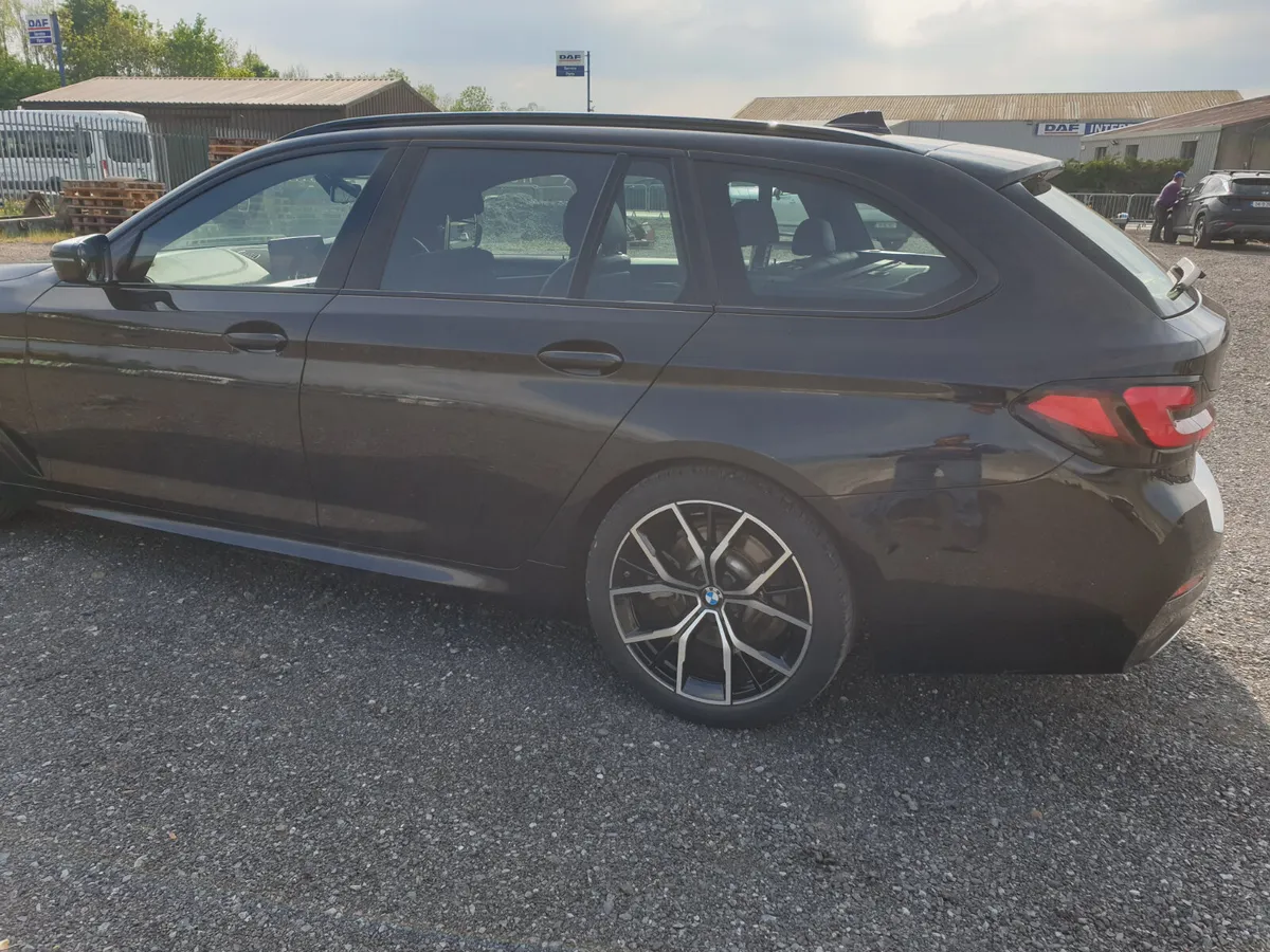 BMW 5-Series 2024 M sport - Image 3