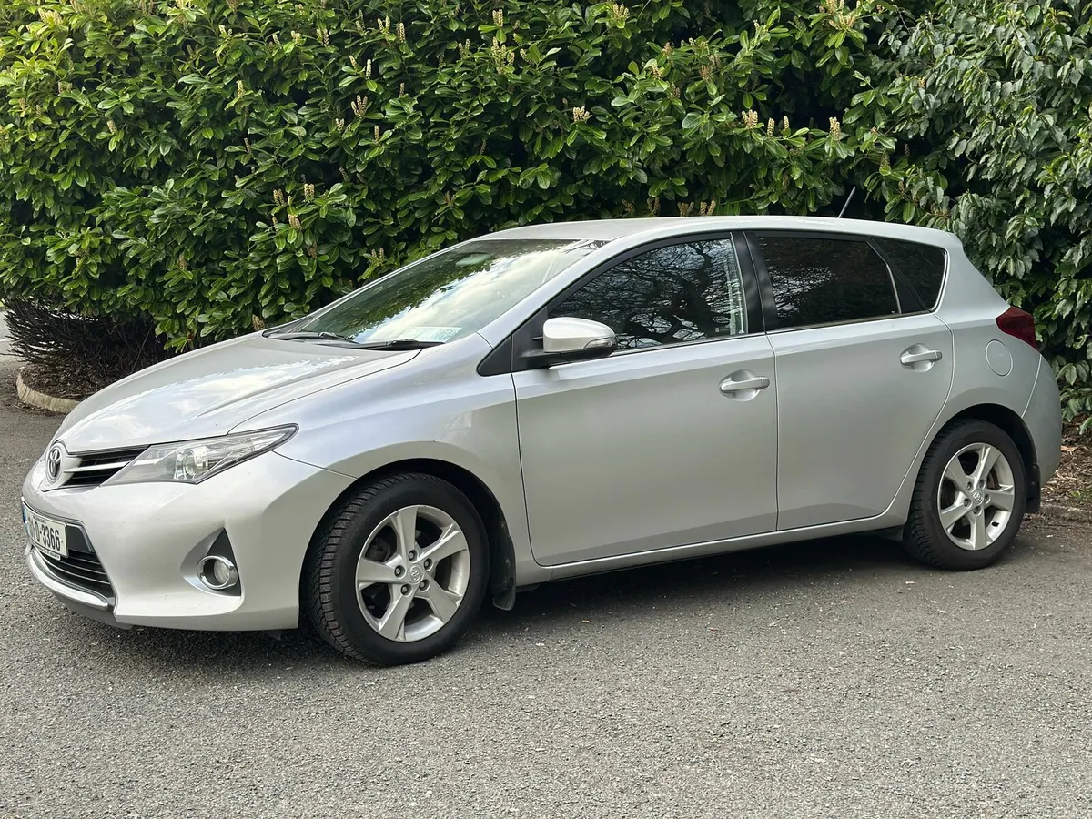 TOYOTA AURIS 1.4 DIESEL ⛽️ NEW NCT AND TAX - Image 3