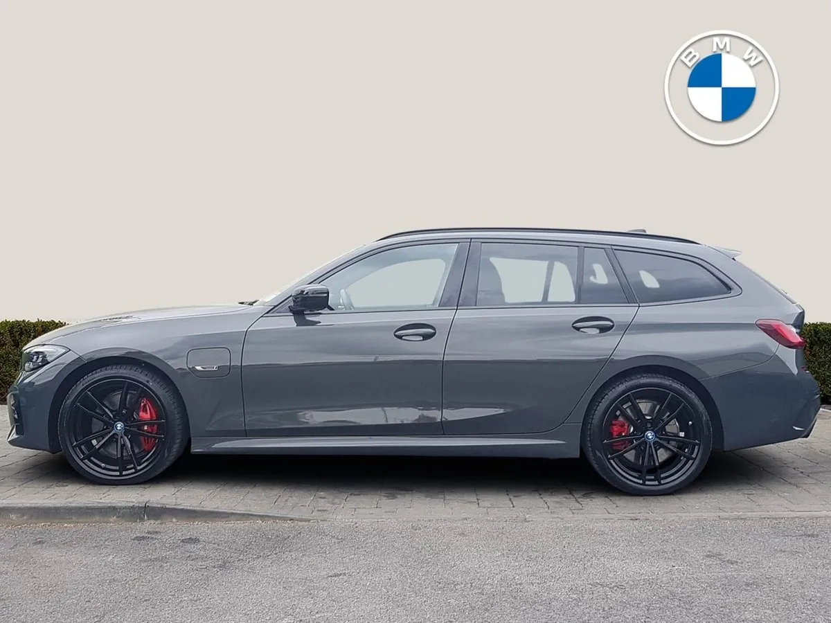 BMW 3 Series 330e M Sport Pro - Image 3