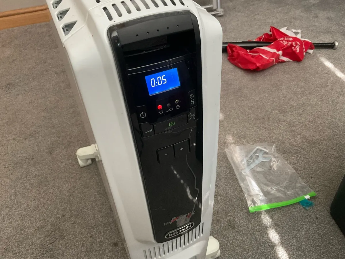 Electric DeLongihi Oil Heater - Image 1