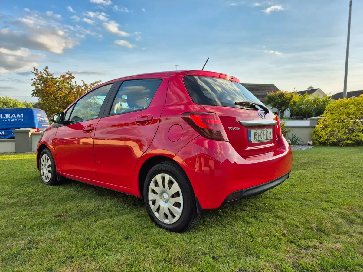 Toyota Yaris hybrid - Image 3