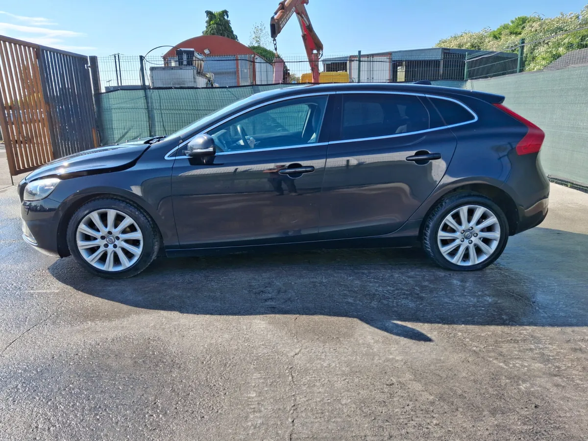 2014 Volvo V40  D2  1.6 Diesel - Image 4