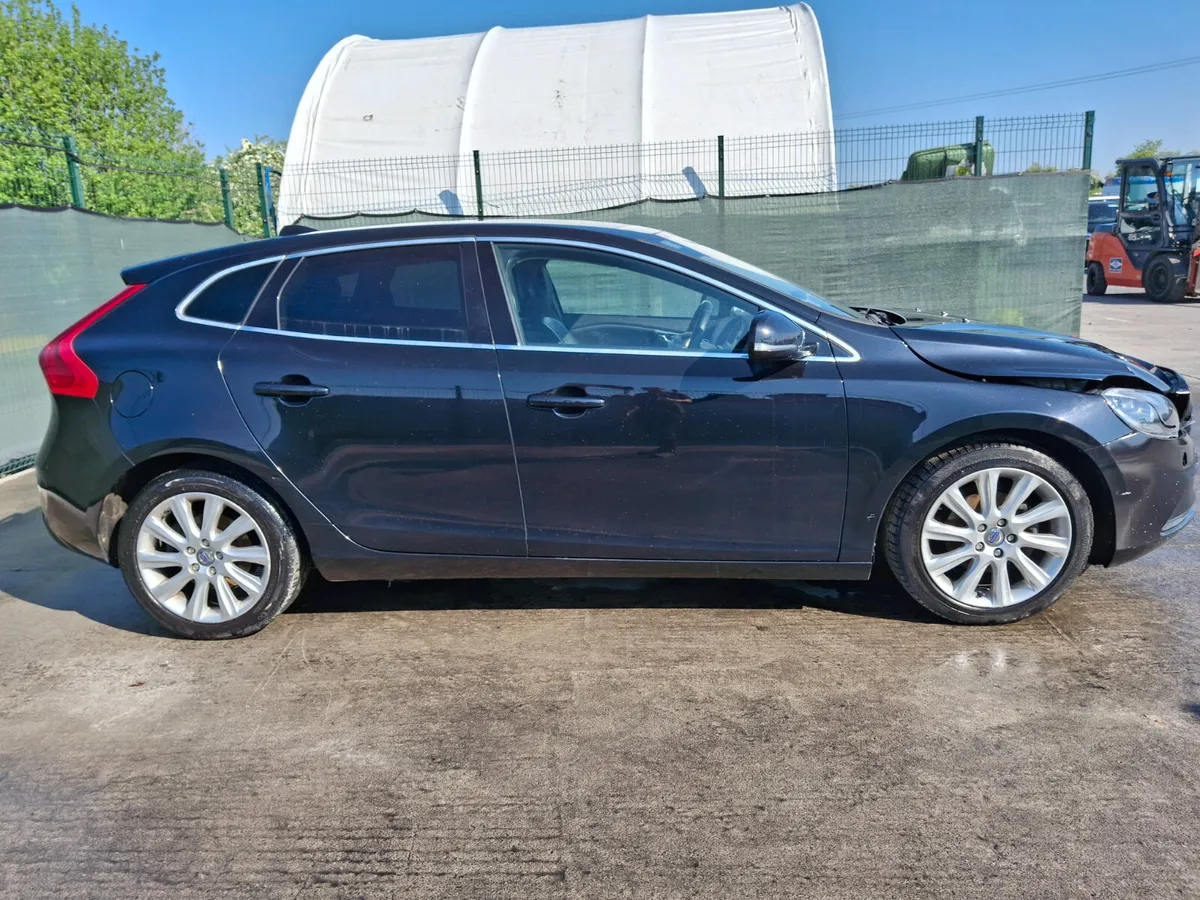 2014 Volvo V40  D2  1.6 Diesel - Image 3