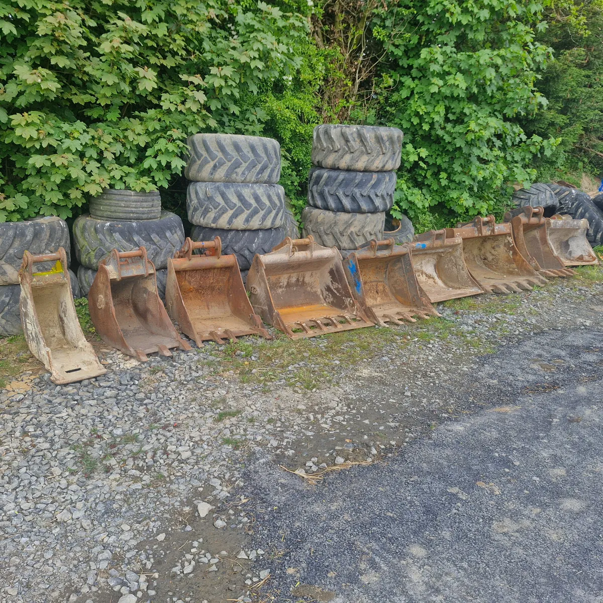Digging  Buckets 60 and 50 mm pins choice - Image 3