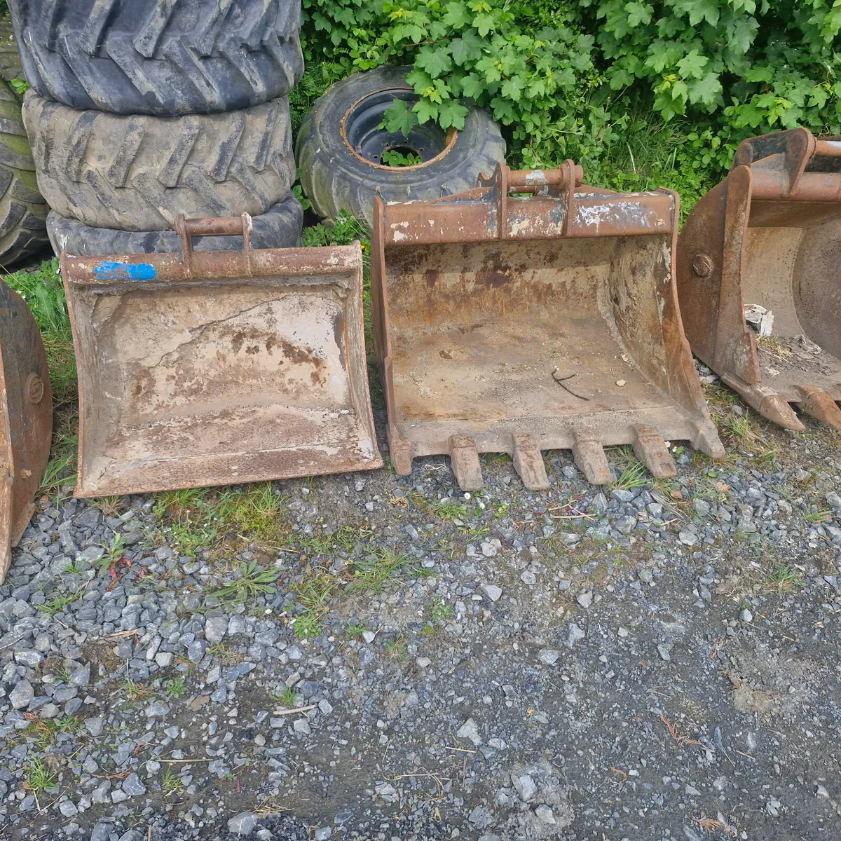 Digging  Buckets 60 and 50 mm pins choice - Image 4