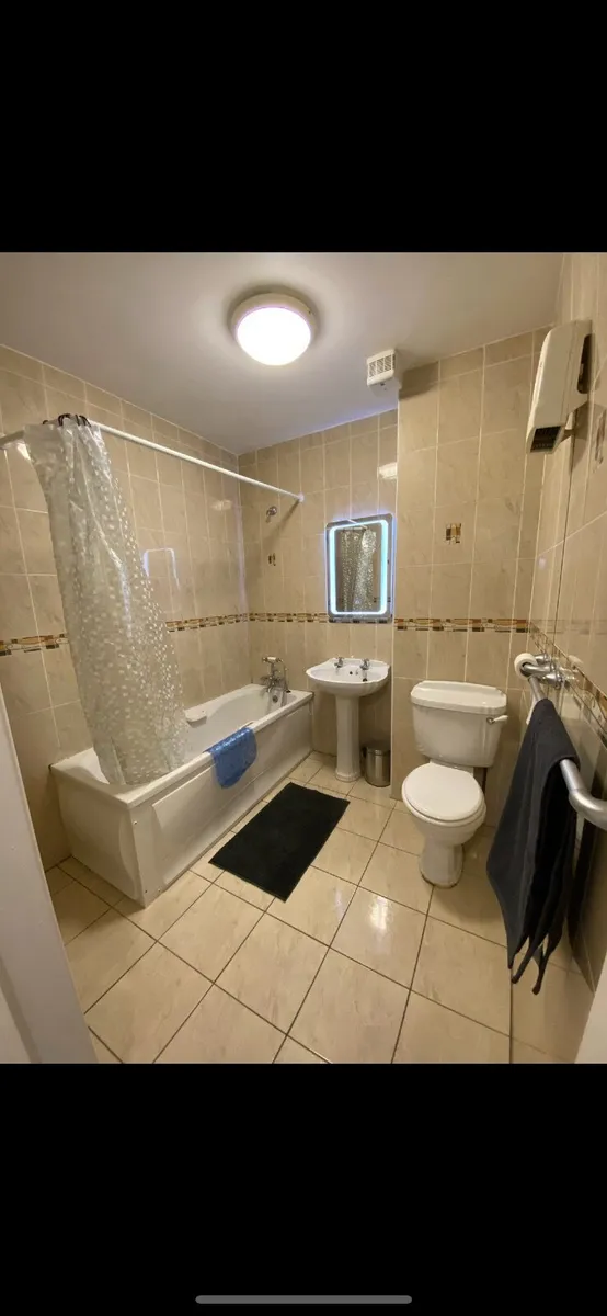 Self catering holiday apartment Headford Road, Gal - Image 4