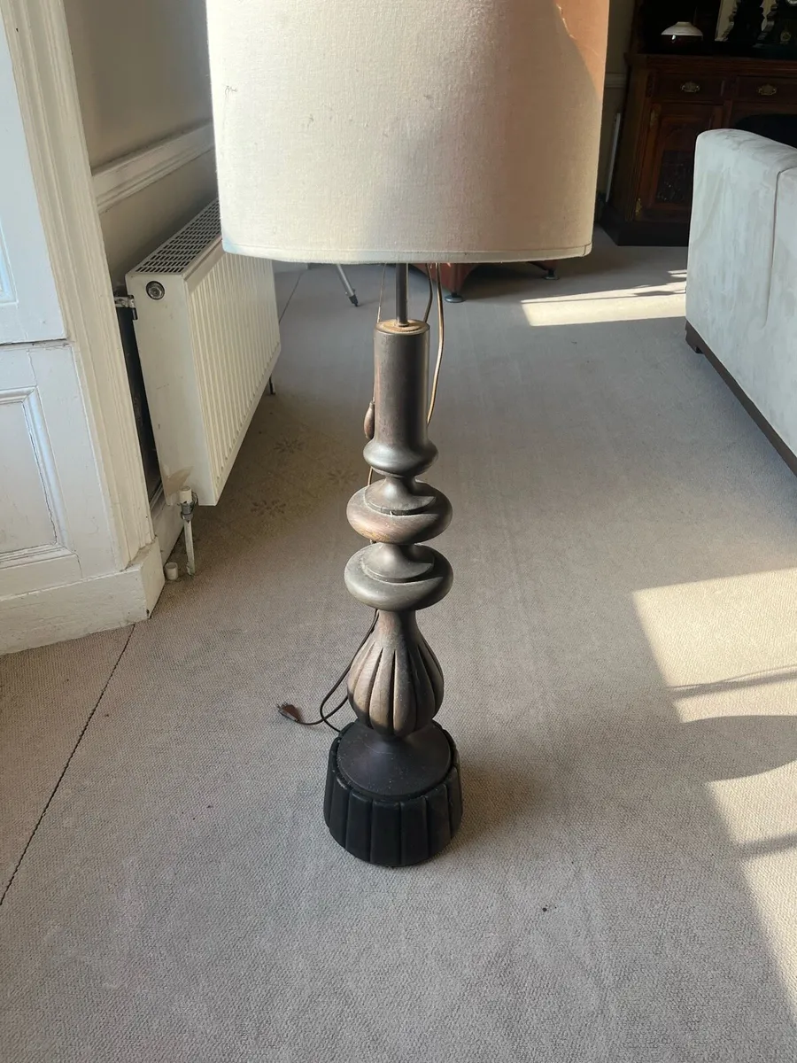 Antique lamp - Image 1