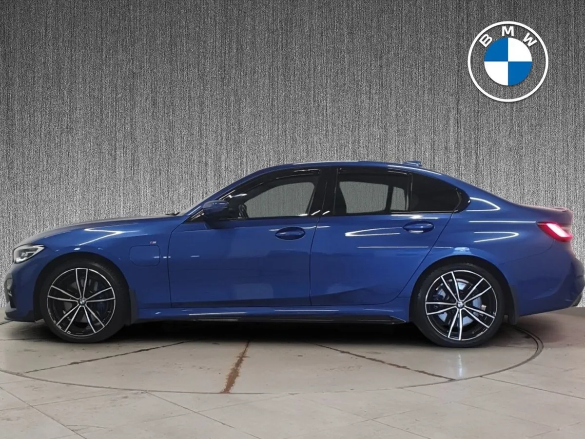 BMW 3 Series 330e M Sport Auto PRO Pack - Image 4