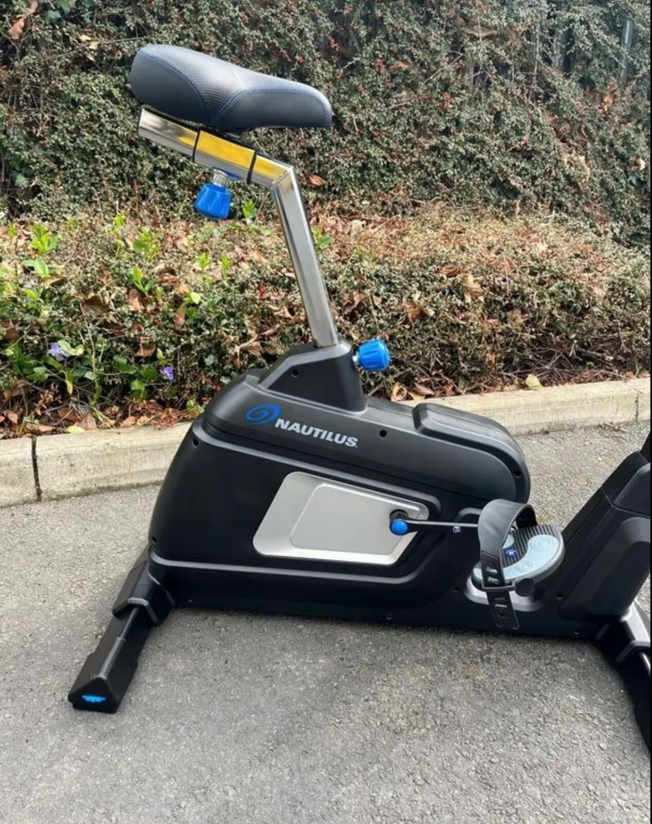 Premium nautilus upright exercise bike - Image 3
