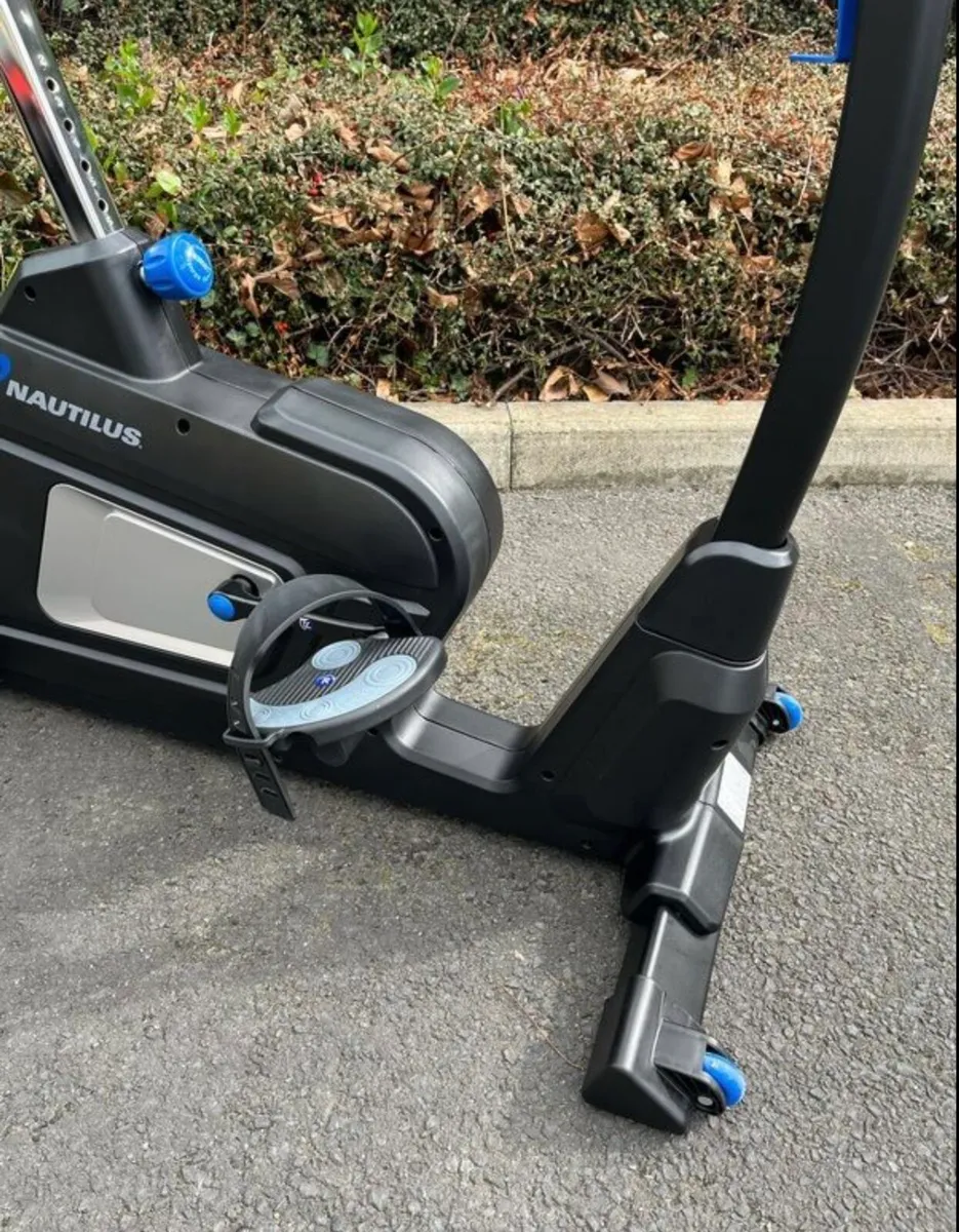 Premium nautilus upright exercise bike - Image 4