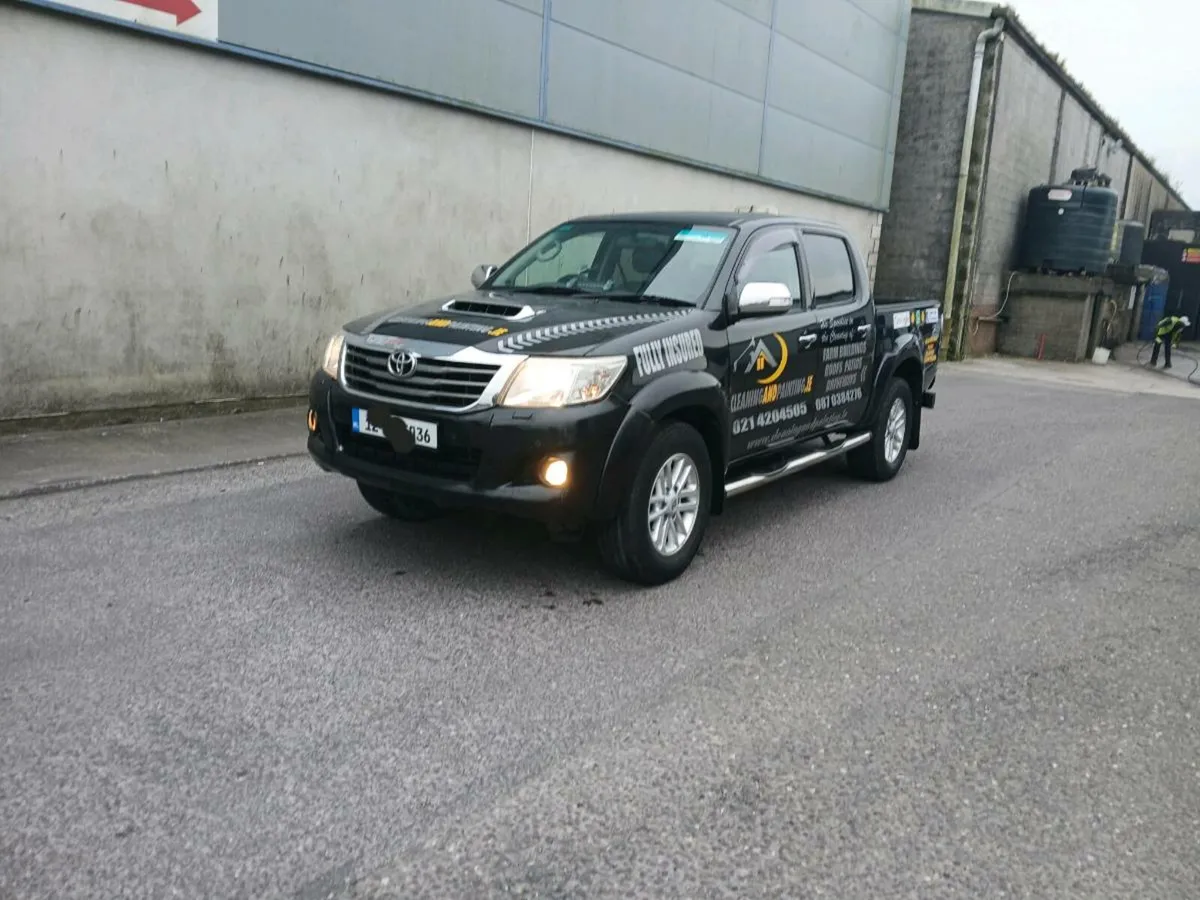 AUTOMATIC invincible toyota hilux - Image 3