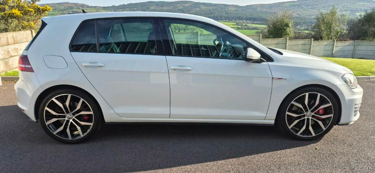 VW Golf GTI Performance DSG - Image 1