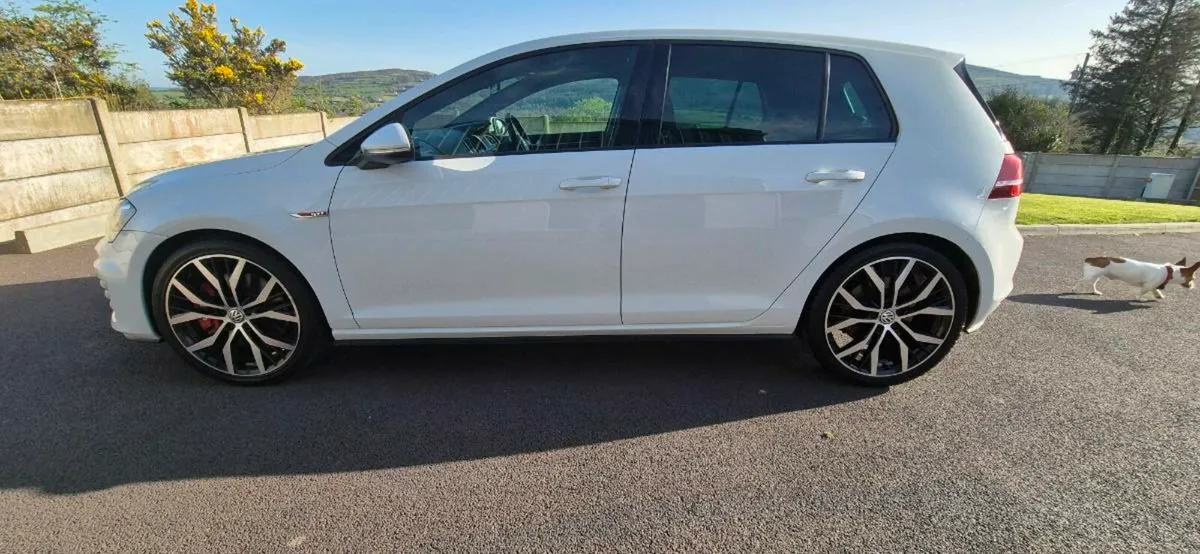 VW Golf GTI Performance DSG - Image 3