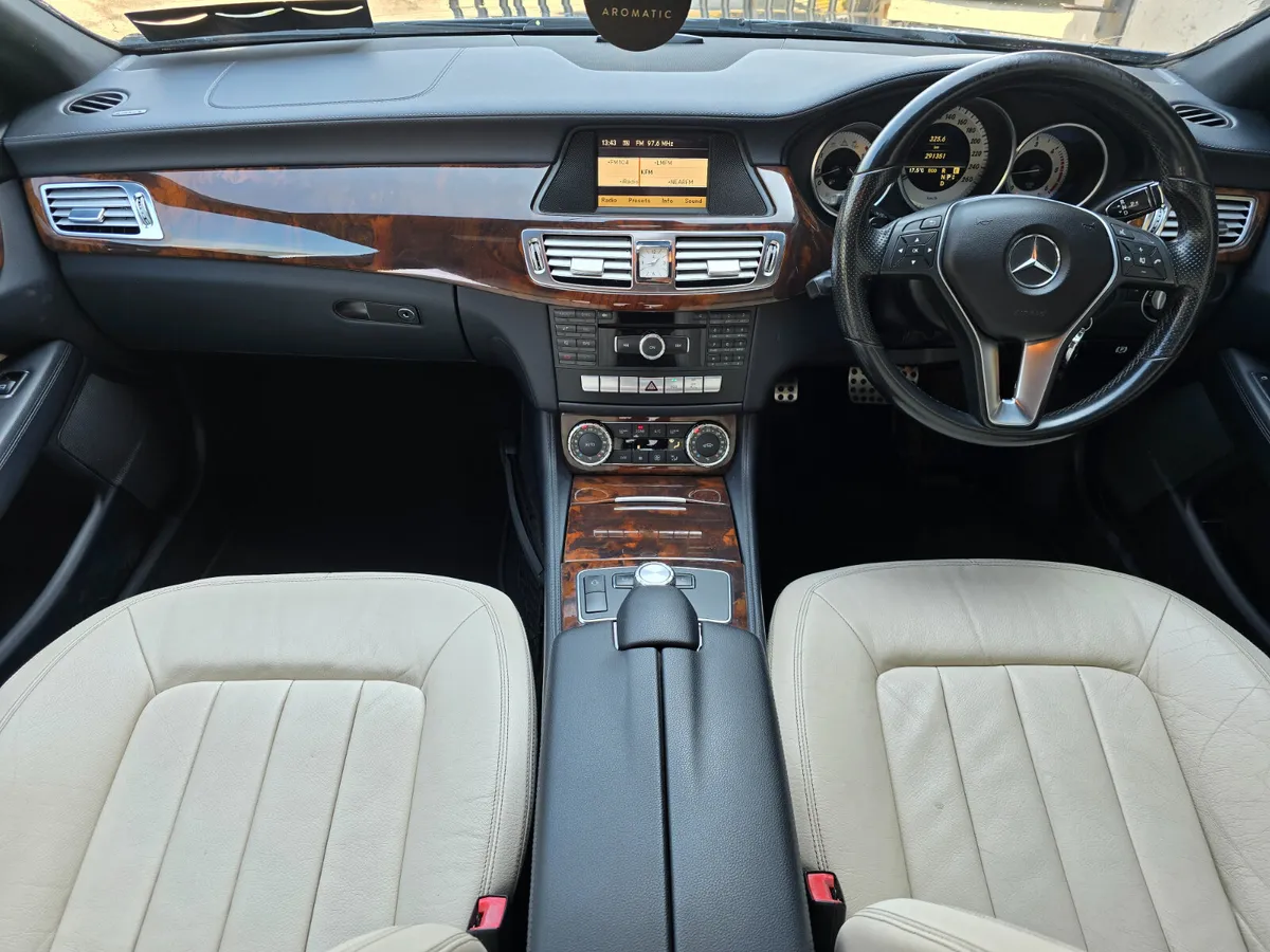 2012 Mercedes CLS - Image 4