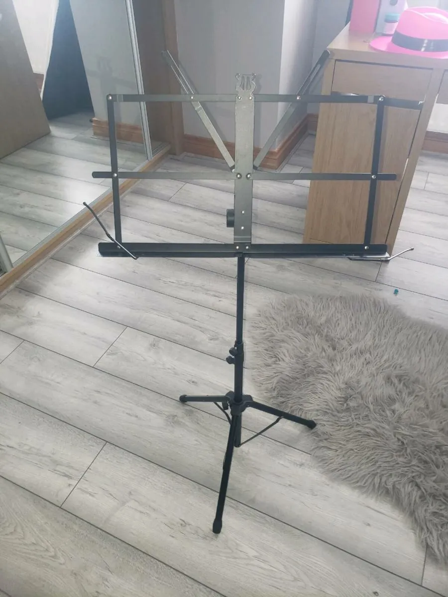 Music stand - Image 1