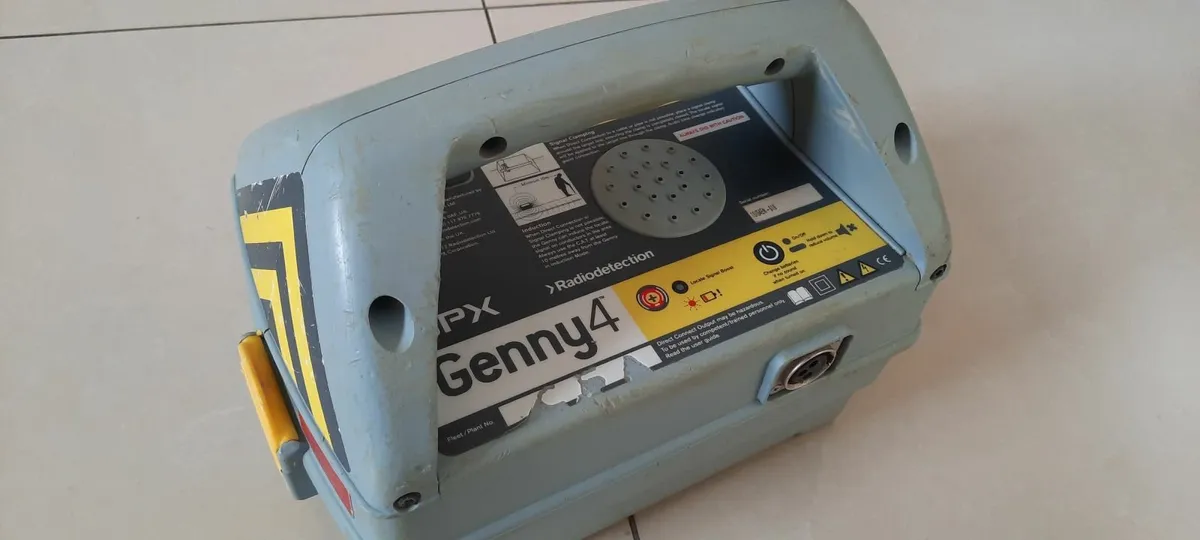 Radiodetection Genny4 Signal Generator - Image 2