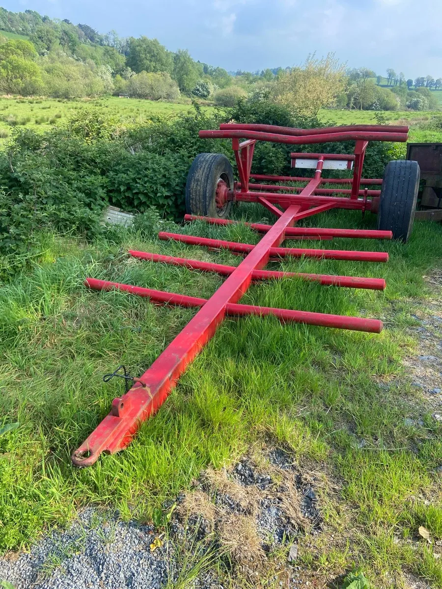 Bale trailer - Image 1