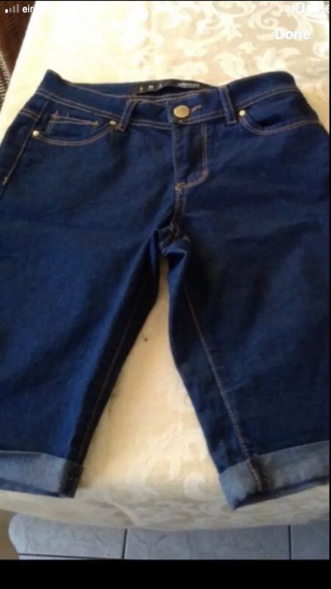 Ladies shorts  size 6 €5 - Image 2