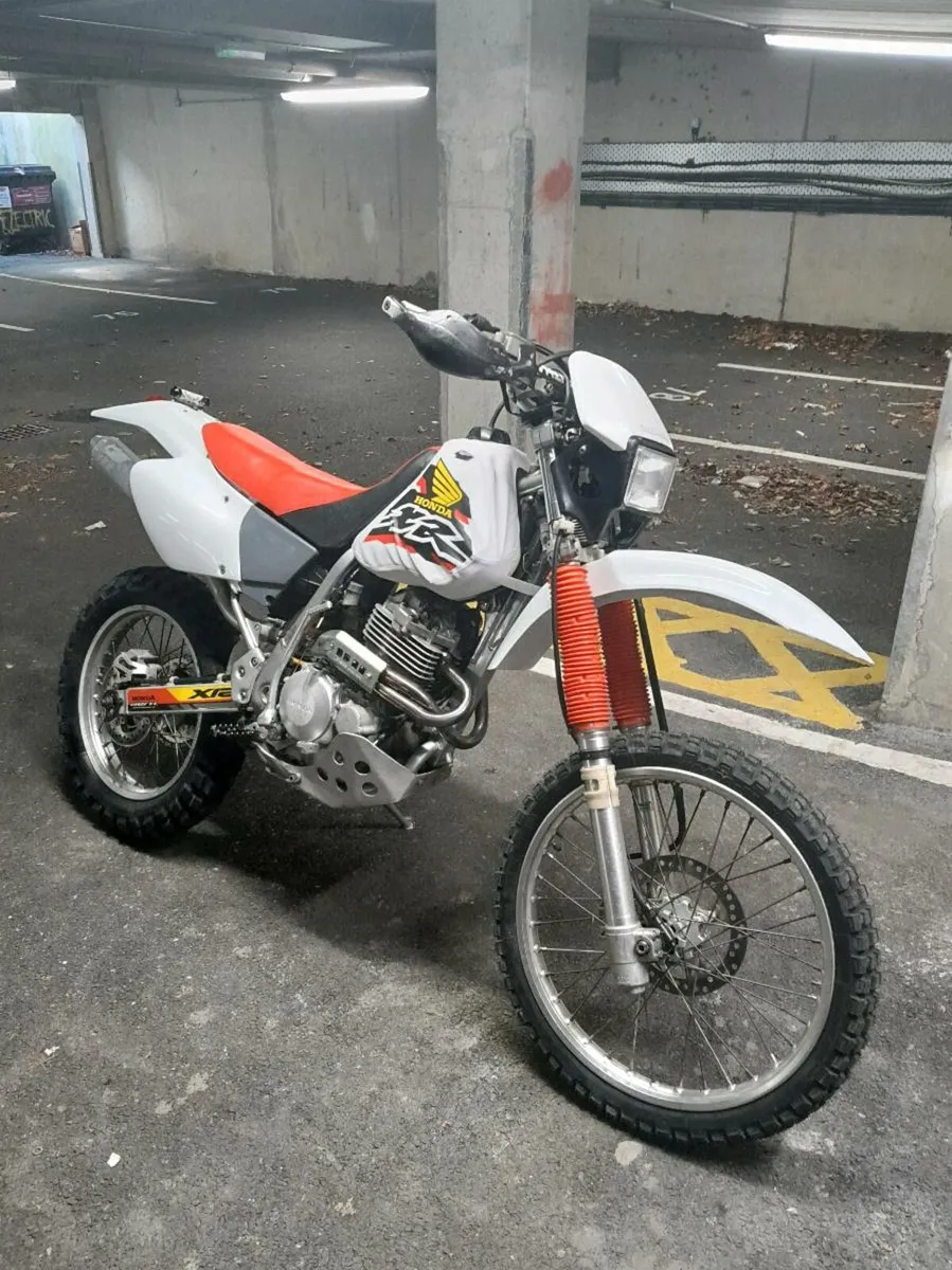 HONDA XR400R 1999 Road Reg'd - Image 1