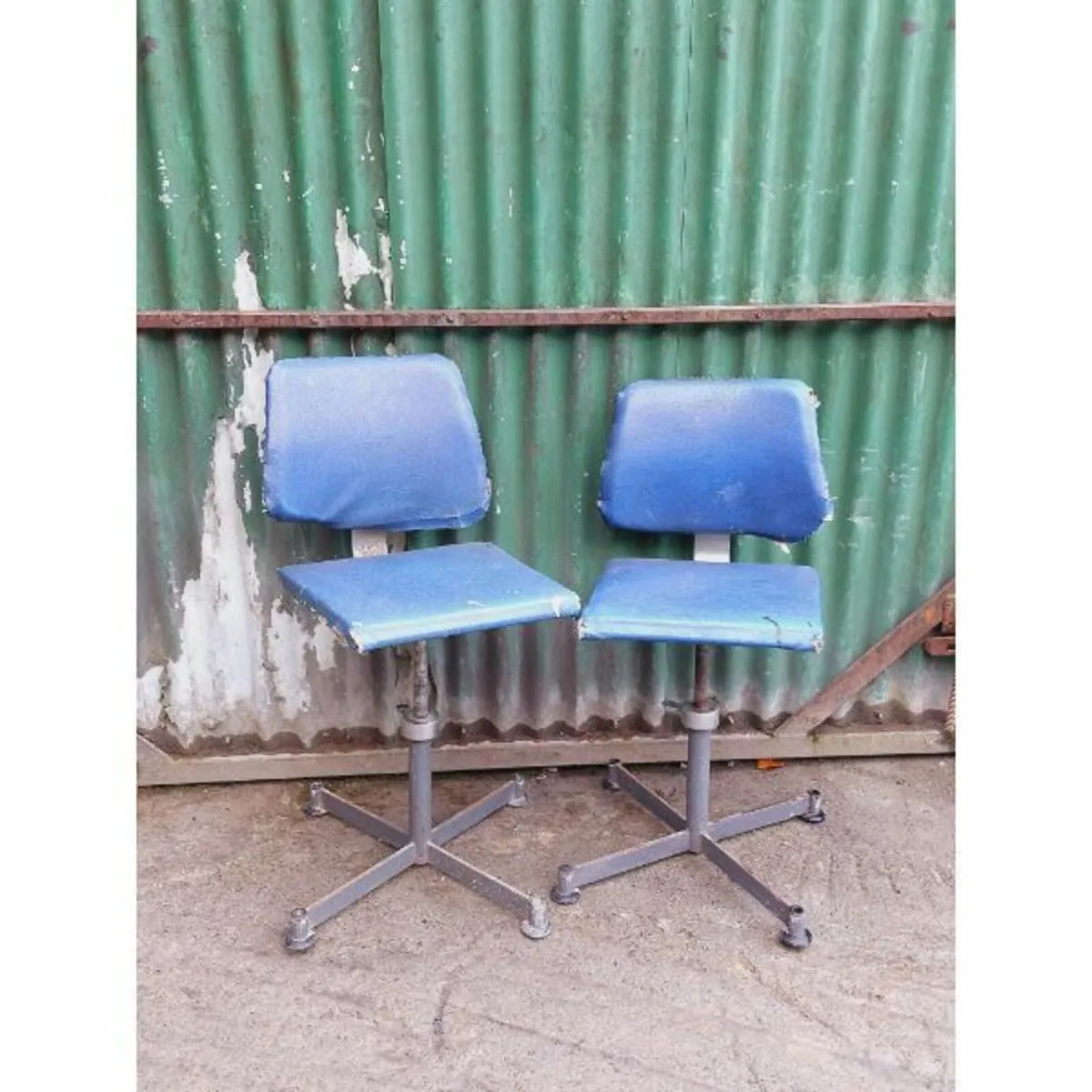 Pair of vintage swivel desk chairs – KAS269 - Image 1