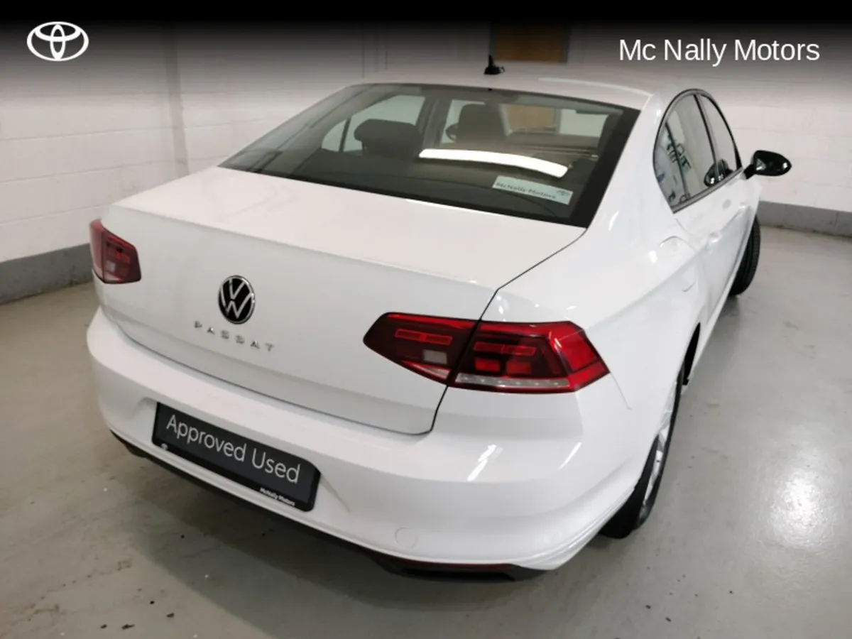 Volkswagen Passat 2.0 TDI Manual 6speed FWD 150 5 - Image 2