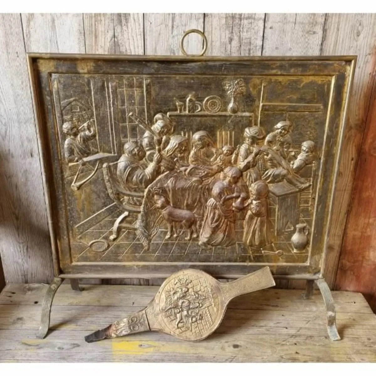 Pressed Brass Fire Screen and Bellows – KAS503 - Image 1
